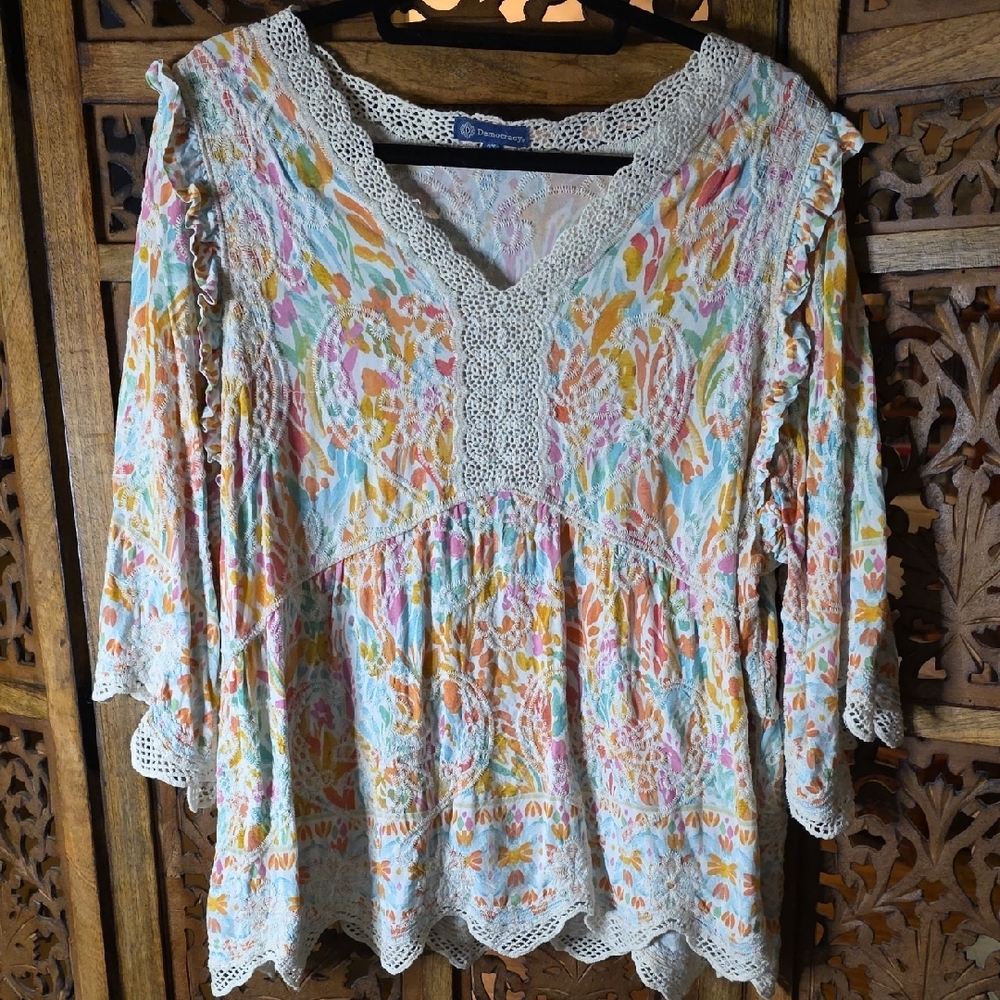 🌟 Democracy Multicolor Lace Trim Blouse
